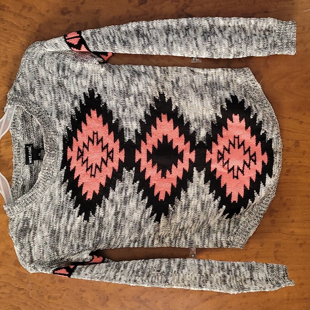 Wetseal XS patterned sweater